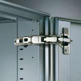 Robust, tried and tested: The adjustable, standard Symbio hinge with 110 opening angle.