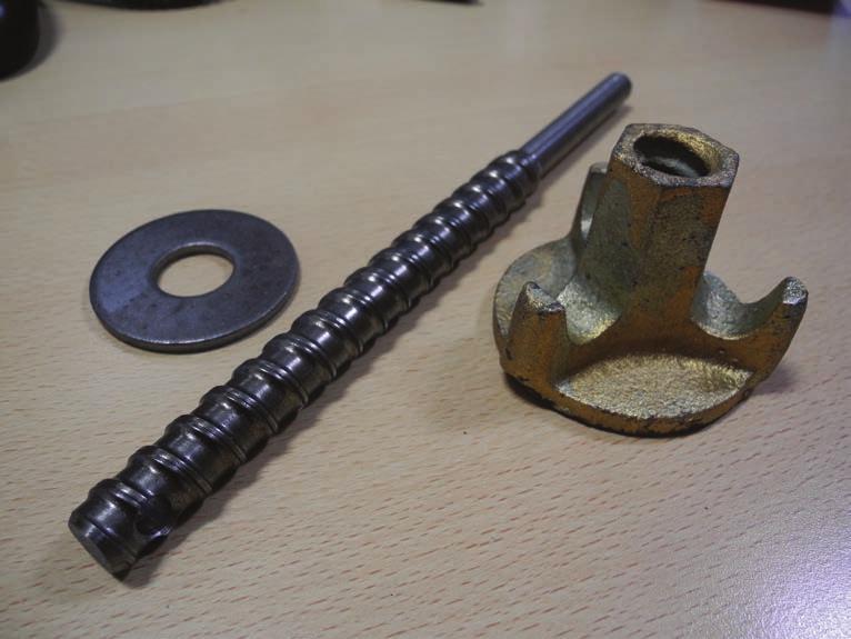 Secures RIG to the drilling surface. Use in conjunction with the DD-150-M12 fixings.