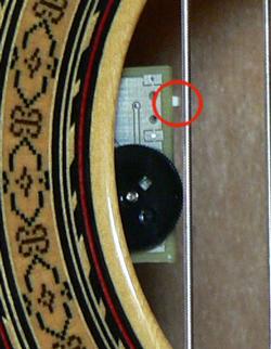 (Tri-Star Pro Preamp only: The lightweight thumbwheel control attaches with a peel-andstick adhesive to the inner edge of the soundhole.