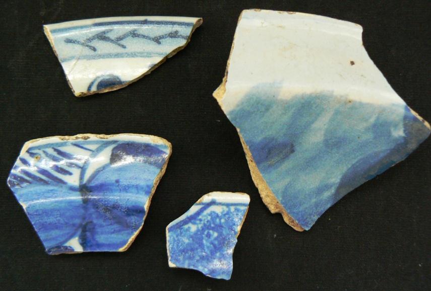(No 7-19) Also contexts (1142, 1162, and 1314) (18 th century) 1371 Various 4 220mm 73 Four tin-glazed earthenware rim shards from four
