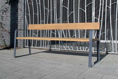 The principle of both the original Ribbon and the XL versions is the same - a minimal number of seat support components and timber section profiles that can be combined to give many different bench