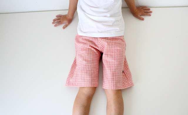 Page 1 of 21 Sewing KID Shorts: The BASIC Shorts by Dana on June 27, 2013 Welcome to the first part of our KID Shorts series!
