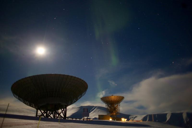 EISCAT Svalbard Radar Transmission frequency 500 MHz Peak transmission power of 1 MW 2x parabolic dish antenna: uses a curved surface to direct radio