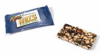 with a nut mix bar (ca. 10 g).