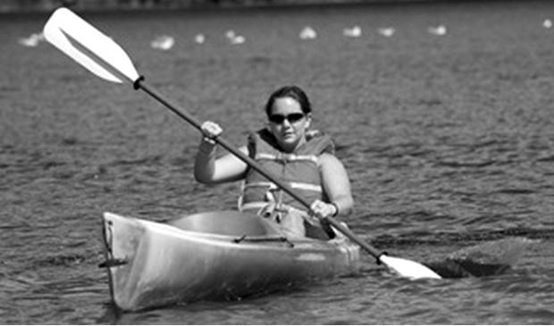 2. A kayaker uses the type of paddle shown in Figure Q2(a). Figure Q2(a) The shaft is a hollow circular section, as shown in Figure Q2(b).
