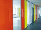 The glass partition contains colour-toned foil or the combination of those. Thanks to this you can refresh and innovate any space. You can choose from more than 400 colour tones.