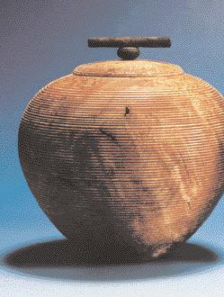 It s hard to top lidded boxes by Bob Rosand Ever since I started lathe work in the mid-70s, I have enjoyed turning lidded boxes.