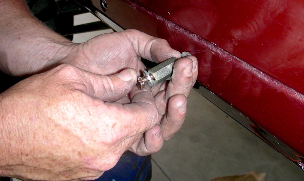 Continue to turn the ratchet until the nut-sert is fully seated. DO NOT OVER-TIGHTEN as you can damage the nut-sert, or cause it to lose its grip.