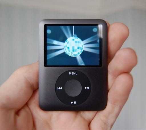 ipod Employment In 2006, the ipod employed nearly twice as many people outside the United