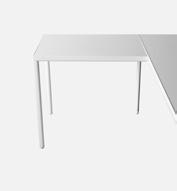 ACCESSORIES SUI tables can be fitted and completed with a wide range of accessories so they can be adapted for different types of use.