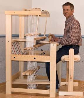 To find a shop near you, go to: www.gavglimakra.se or www.glimakrausa.com Victoria table loom, stand and treadle kit.