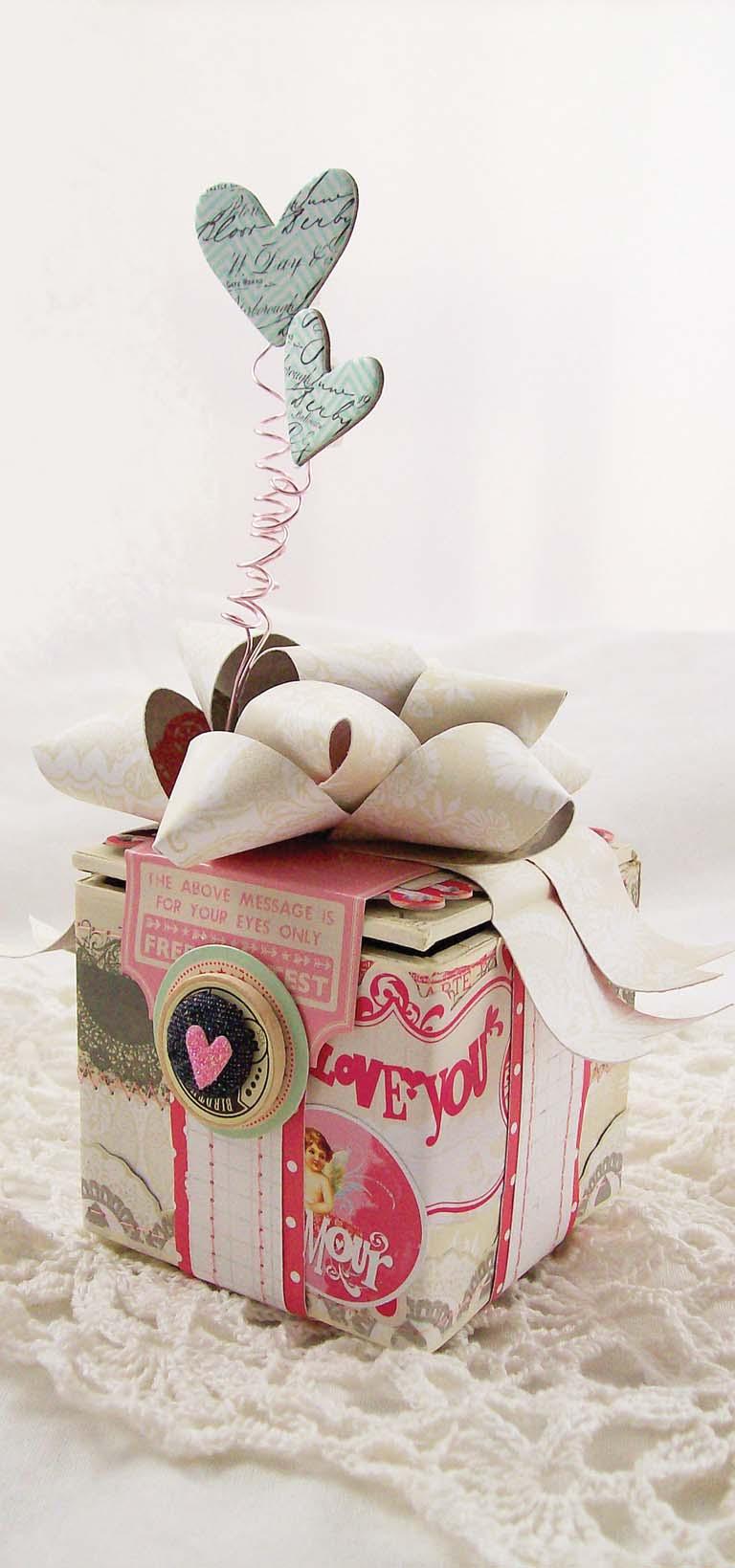 Use fold paper tag from paper goods for box