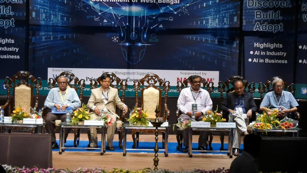 Eminent dignitaries on stage, from left to right Shri S. K. Bhattacharyya, IAS, Additional Secretary, Department of Information Technology & Electronics, Govt.
