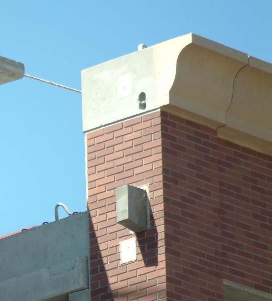 The interruption of planes and the addition of profiles allow cornices to be used in combination with other components with multiple styles of design.