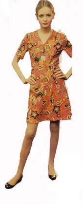 Don't you agree that Twiggy looks better in this dress?