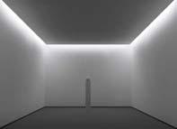 Uniform light distribution emphasizes the wall as a whole.