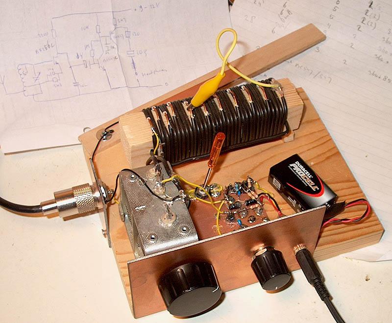 A GOOD REGENERATIVE RECEIVER WITH SIMPLE FINE TUNING (2008) A good SSB-CW-AM regenerative receiver with a fine tuning by moving the wooden stick with a grounded piece of PCB towards the coil.