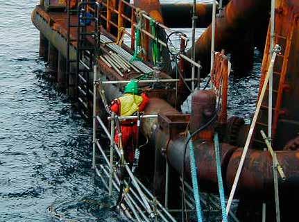 OFFSHORE IRM SubC has a considerable experience in the inspection, repair and maintenance from seabed to topside in the offshore industry.