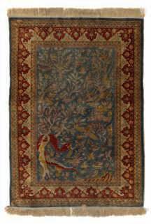 600-1000 123 LOT 601 An Oriental rug, decorated with
