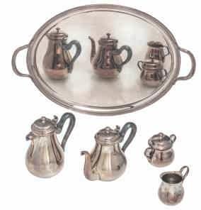 LOT 628 LOT 629 LOT 630 A neoclassical silver jug, Dutch period 1815-1830, Brussels hallmark, maker s mark unknown (Stuyck