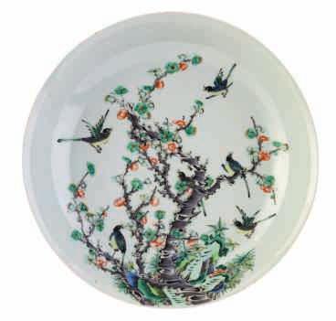 LOT 193 A Chinese famille verte plate, decorated with birds and prunus blossoms, ø 29 cm 600-800 38 LOT 194 LOT 195 LOT 196 A Chinese blue and white decorated porcelain ewer (kendi), with a