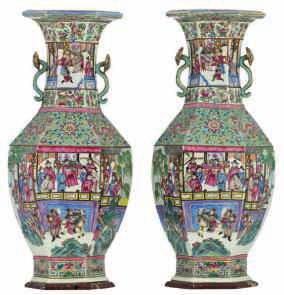 43-44,5 cm 150-250 3 LOT 4 LOT 5 LOT 6 Four Chinese famille rose vases, decorated with