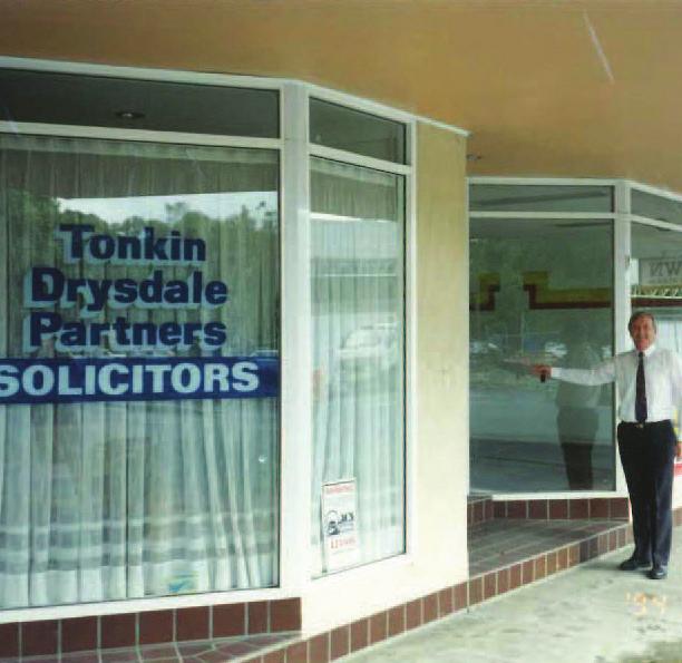 WHAT A DIFFERENCE SIX DECADES MAKES! SERVING OUR COMMUNITY Sixty years ago, on 13 July 1958, Phil Tonkin founded a legal practice in the sleepy seaside town of Woy Woy on the NSW Central Coast.