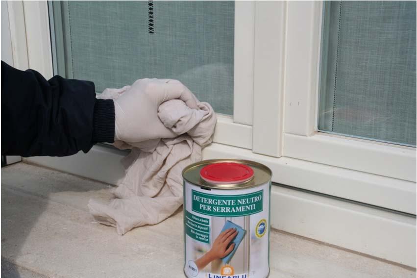 2. MAINTENANCE IN CASE OF PAINTED FINISH After some years from their installation windows and doors are usually in one of these conditions: Maintenance on painted windows in good conditions Type of