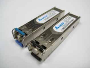 RoHS Compliant SFP Transceiver for SONET OC-48/SDH STM-16 with Digital Diagnostic Monitoring Function FEATURES Compliant with SFP Transceiver SFF-8472 MSA specification with internal calibration