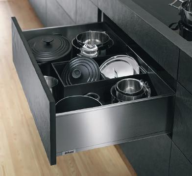 DRAWERS AND BOX RUNNERS SYSTEMS Blum LEGRABOX Free C Height LEGRABOX Free C height Pot drawer Concealed, guided, full extension Integrated BLUMOTION soft close Front height mm (Bottom drawer 8 mm