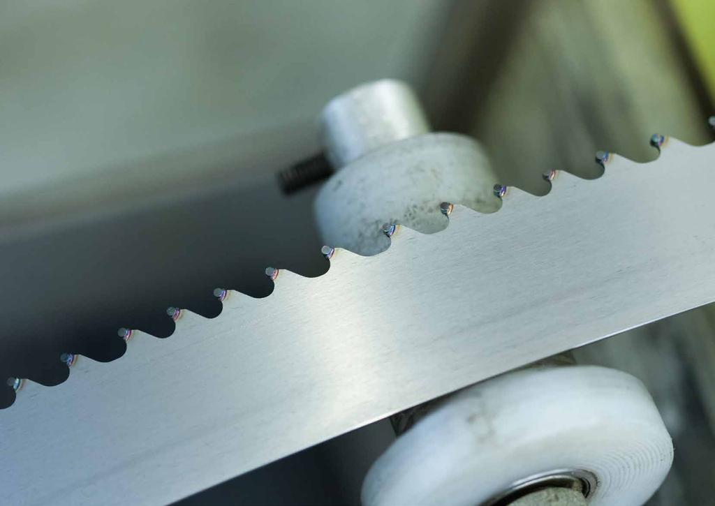HM-TITAN MUSN The Roentgen HM-Titan MUSN carbide tipped band saw blade has been designed to cut hardened and tempered or induction-hardened materials with a