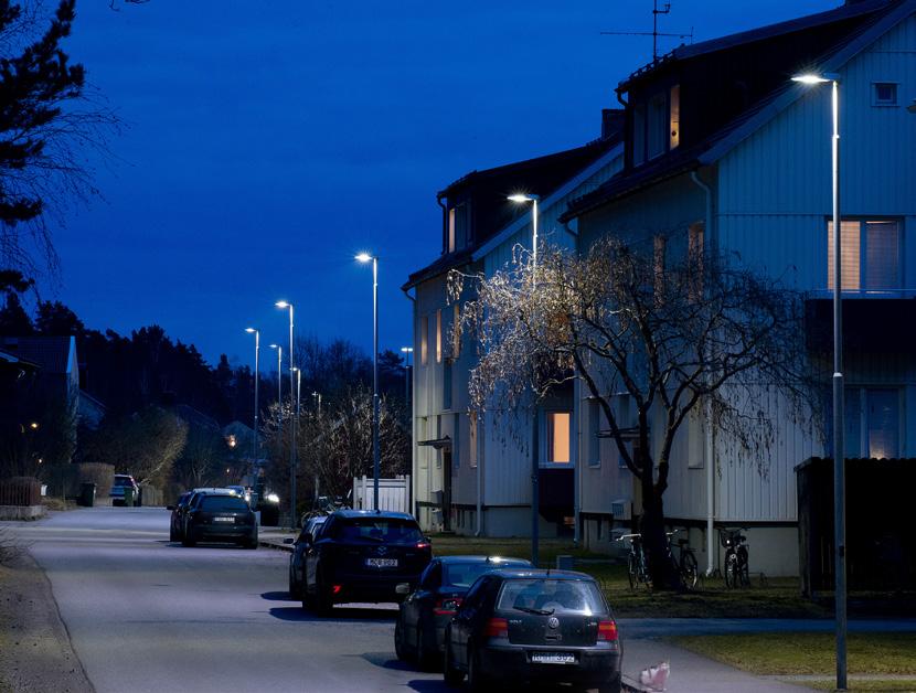 Technical perfection for streets and roads Evolume combines excellent lighting properties and visual comfort with a modern cost-effective design.