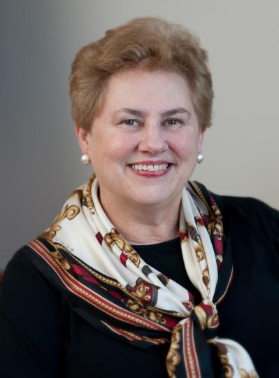 HELEN G. DRINAN President Simmons College Helen G. Drinan has brought a depth of leadership experience in non-profit and for profit organizations to the presidency of Simmons College.