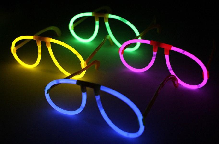When this pack was tested, we found packs of 18 glowsticks for 1 each.