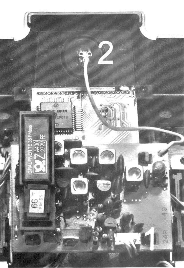 Link 2 connects the HF module to the aerial. Changes of the HF channels: The channel is determined by the crystal.