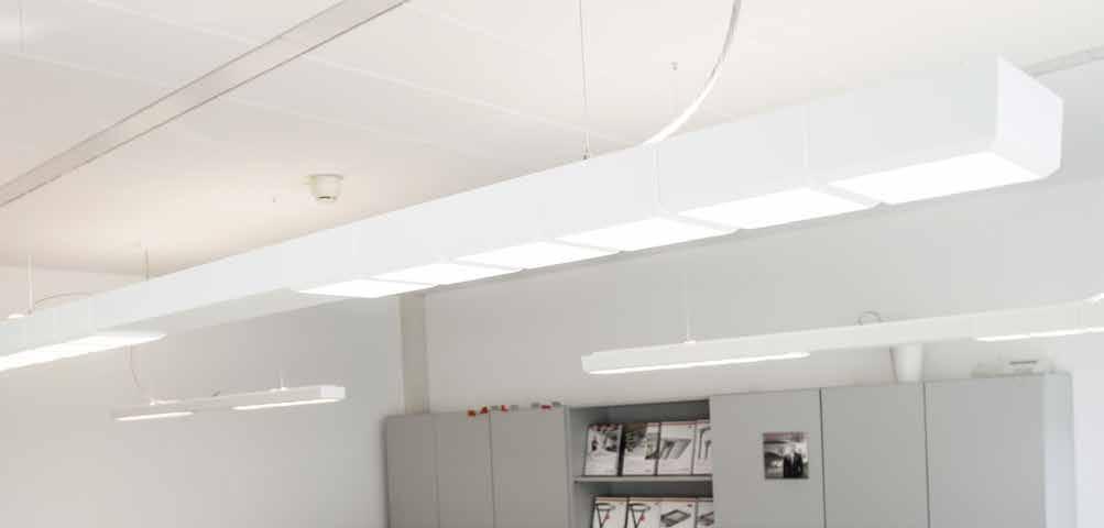 Outstanding design meets state-of-the-art technology Innovative LED technology, progressive optics and state-ofthe-art design: Scriptus was specifically developed for illuminating contemporary office
