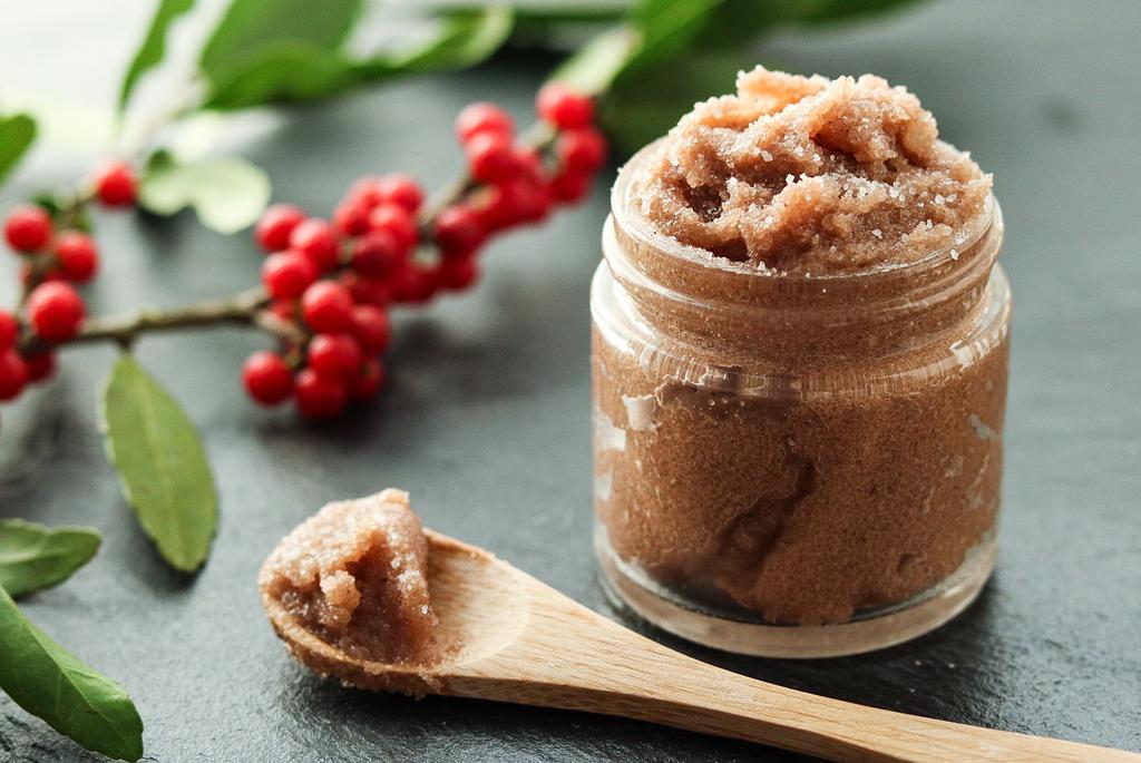 chocolate lip scrub Did you know that lipstick lasts up to ten times longer on top of clean, wellscrubbed lips?