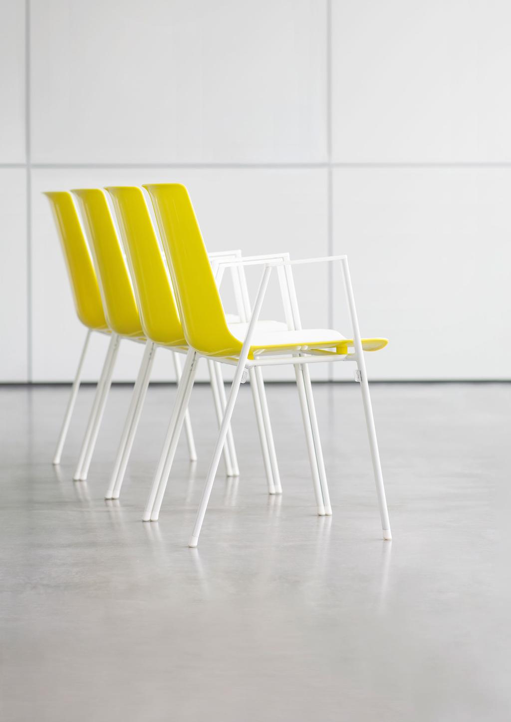 Very well connected: nooi frame linking. Simple and clever. Uncomplicated and quick. Attractive and bold. nooi the row linking chair with integrated frame linking.