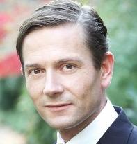 Dr Lukas Fecker VP International, TMA Global Founder & CEO, Innovation Brain Dr Lukas Fecker specialises in Turnaround Management for global Financial Services and commodities clients with an