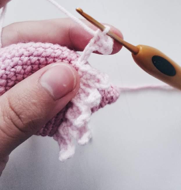 R13 (where we crocheted BLO): we will crochet around with light pink