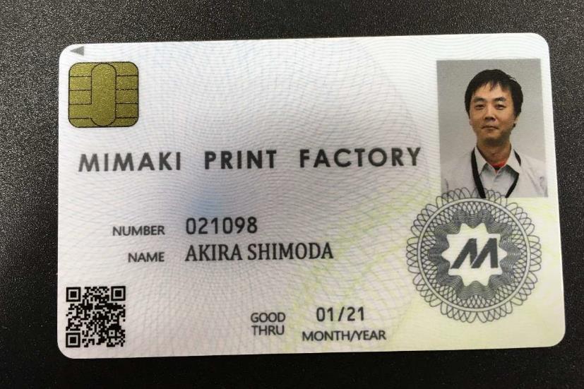ID CARD 30 Media: PVC Size: 85x54mm Layers: 1 st layer: 2 nd layer: Metallic Matte Color