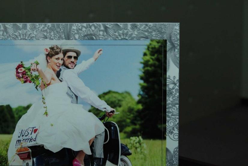 PHOTO FRAME 33 Media: Acrylic Size: 300x220mm Layers: 1 st layer: Back layer: Metallic Matte (front side) Color