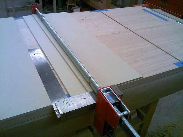 Cutting the Grooves for the Middle Drawer s Vertical Dividers A B B B B #1 #2 #3 Step #16: Repeat the same process as