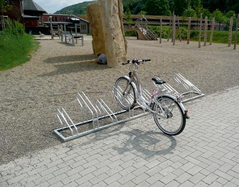 600 mm One-sided rack, hot-dip galvanized space between bicycles 350 mm Length Approx.kg Part-No. 3 Bicycles 1050 mm 10.0 420.