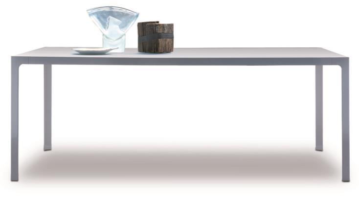 Product: TASK DESK - EXECUTIVE DESK The distinctive element of the More table is the bearing structure consisting of metal legs connected to the horizontal profiles by a fluid arch.