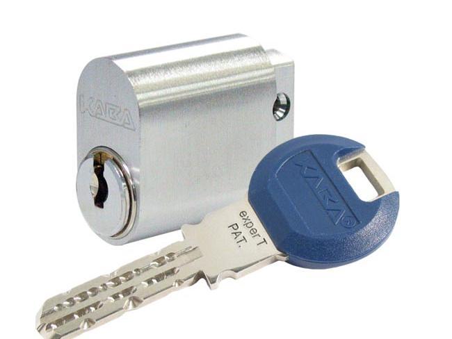 Readers and Locks Clever - elegant, compact,