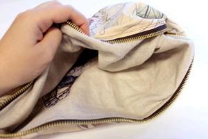 sides out. When you re sewing your seam around, take extra care when you go by your zipper edges.