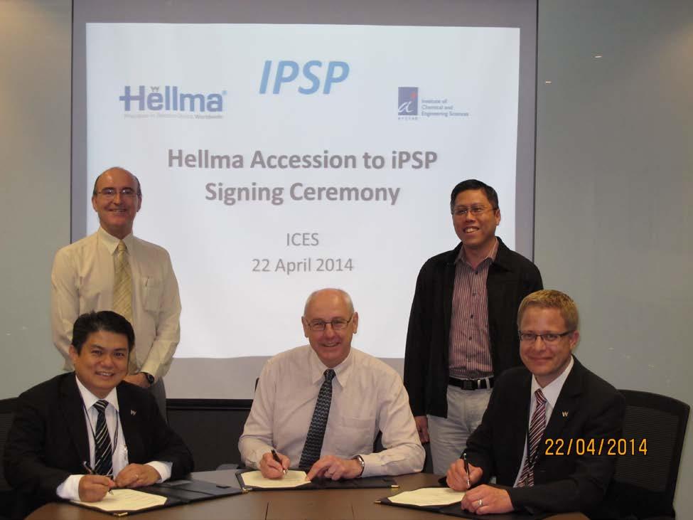 A*STAR Signing Ceremony with Hellma Seated (L-R): Mr Andrew Lee (Managing Director, Hellma Asia Pacific), Dr.