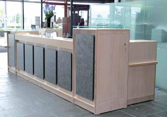 Forecourt counter with solid