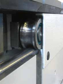 rolling bearings which run on rigid guides.